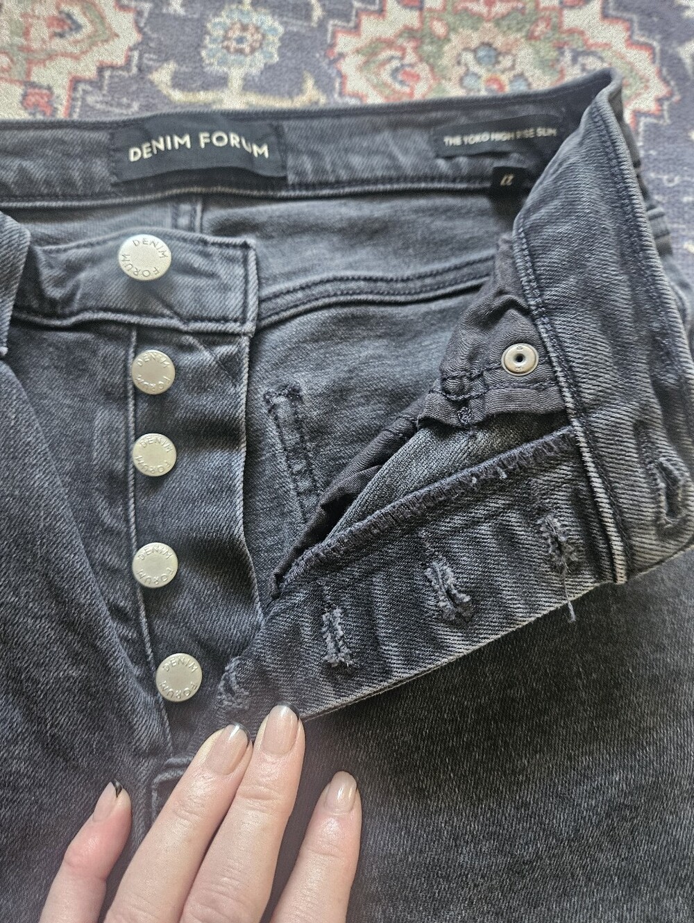 Denim Forum Yoko high-rise slim jeans in a black wash. 27. - Picture 4 of 14